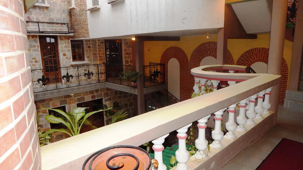 Residence Hoteliere Oceane Lomé Buitenkant foto