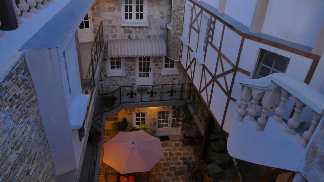 Residence Hoteliere Oceane Lomé Buitenkant foto
