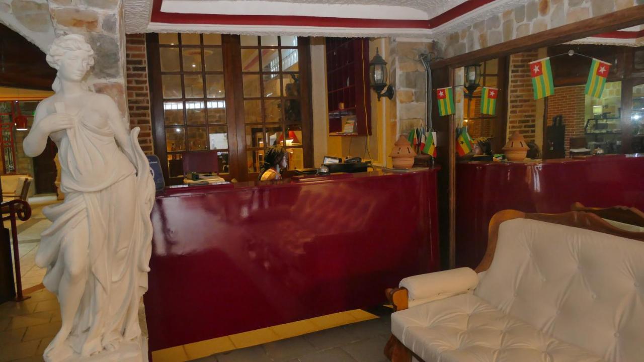 Residence Hoteliere Oceane Lomé Buitenkant foto