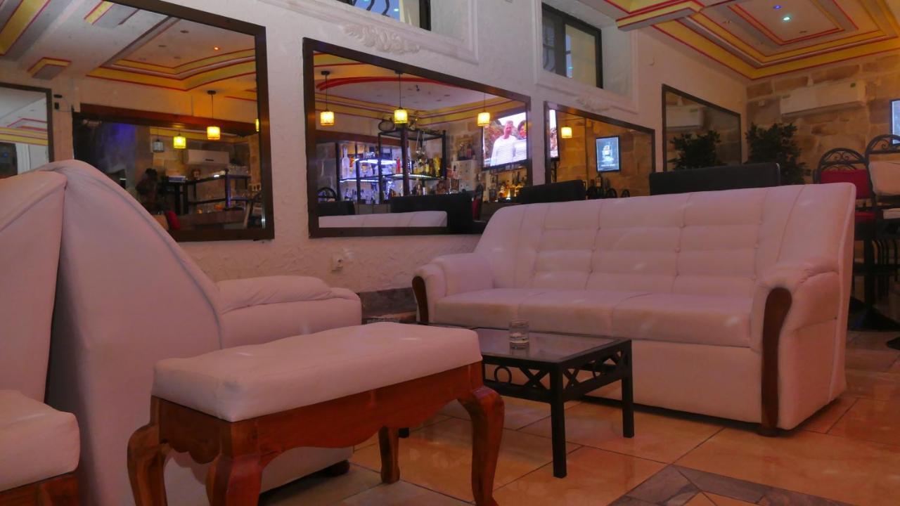 Residence Hoteliere Oceane Lomé Buitenkant foto
