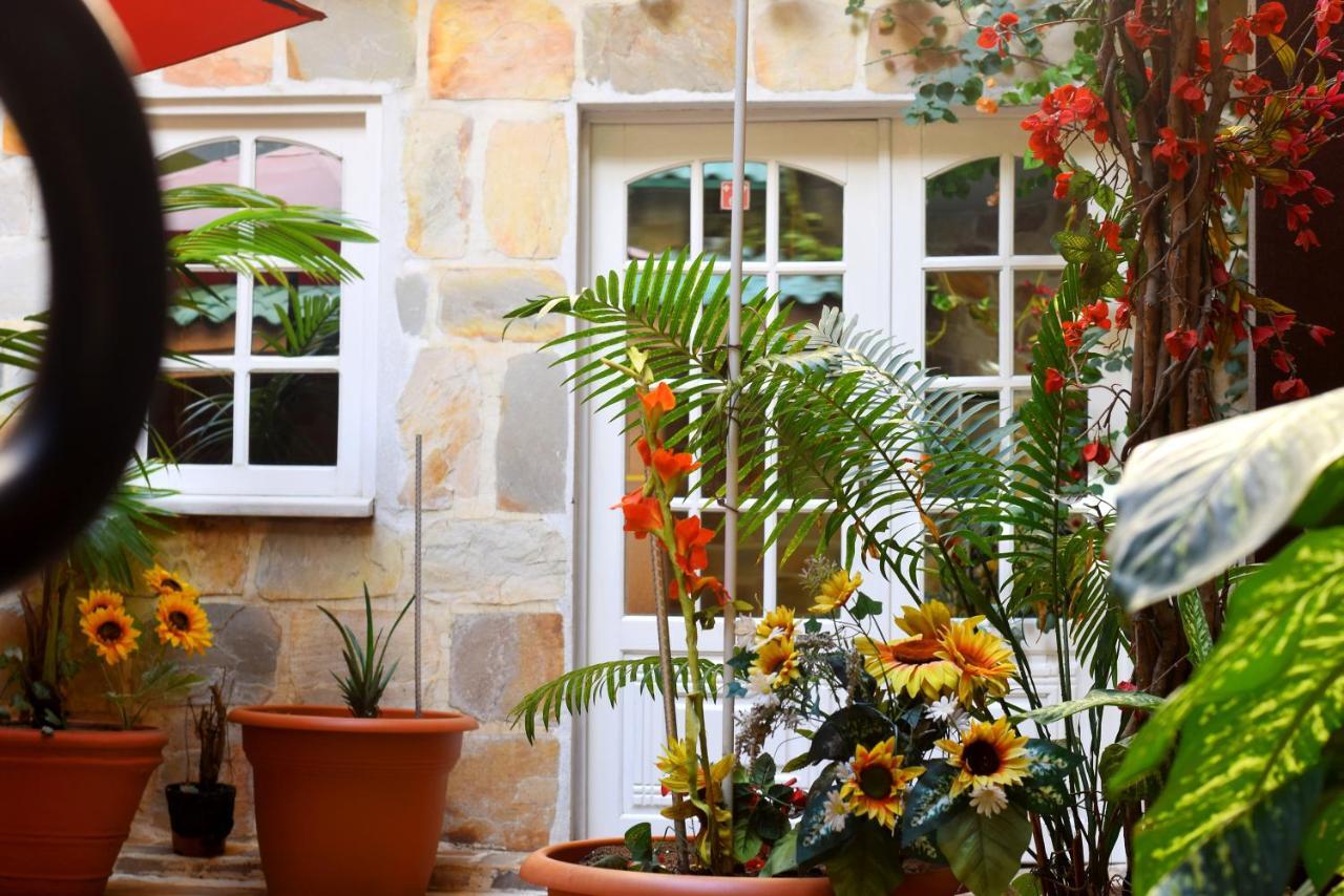 Residence Hoteliere Oceane Lomé Buitenkant foto